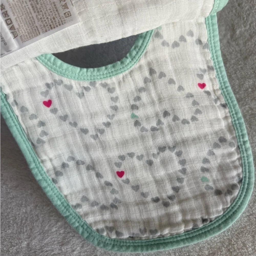 Aden and Anais 3 cotton muslin bib set NWT snap closure